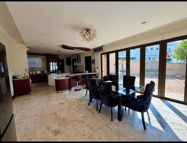 5 BEDROOM HOUSE FOR SALE IN UMHLANGA CENTRAL